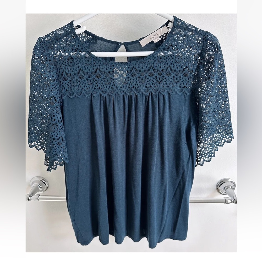 Lace flutter Sleeve top